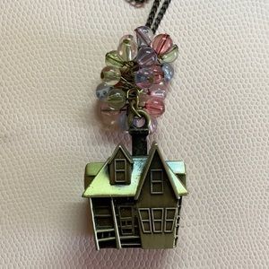 Up house necklace💕